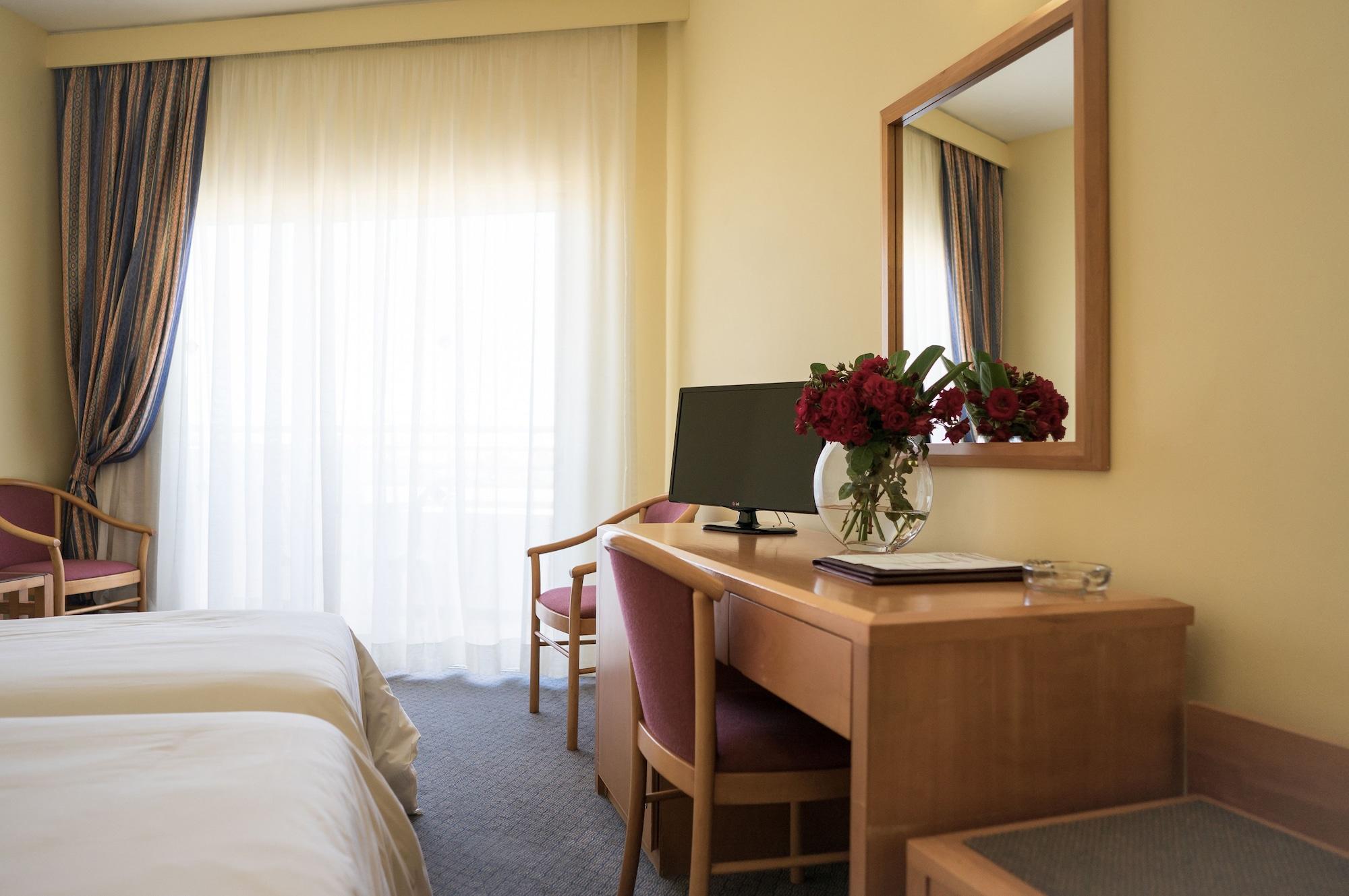 Aloe Hotel Paphos 外观 照片