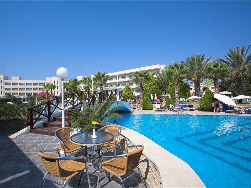 Aloe Hotel Paphos 外观 照片