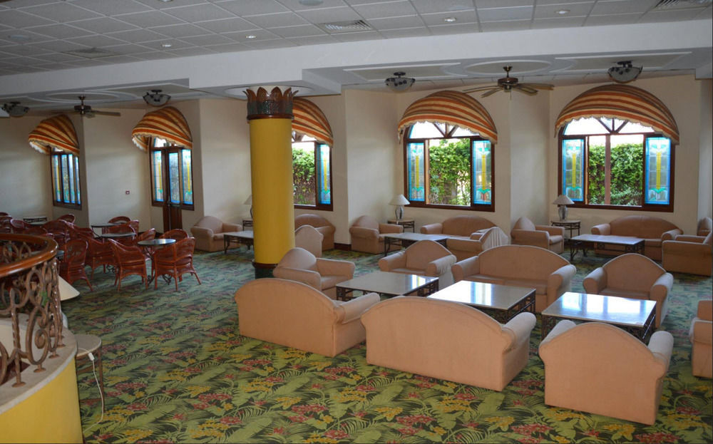 Aloe Hotel Paphos 外观 照片