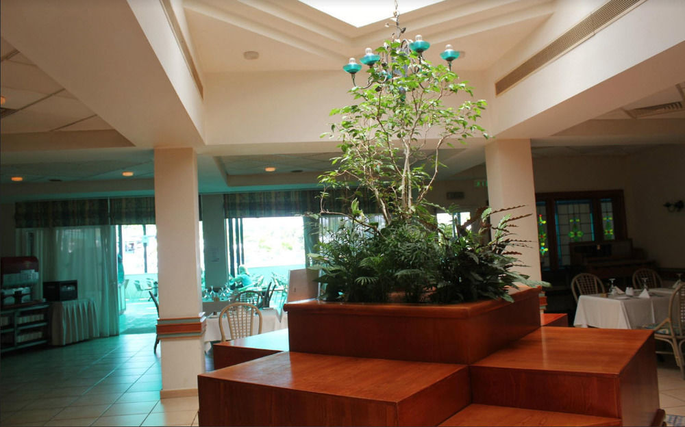 Aloe Hotel Paphos 外观 照片