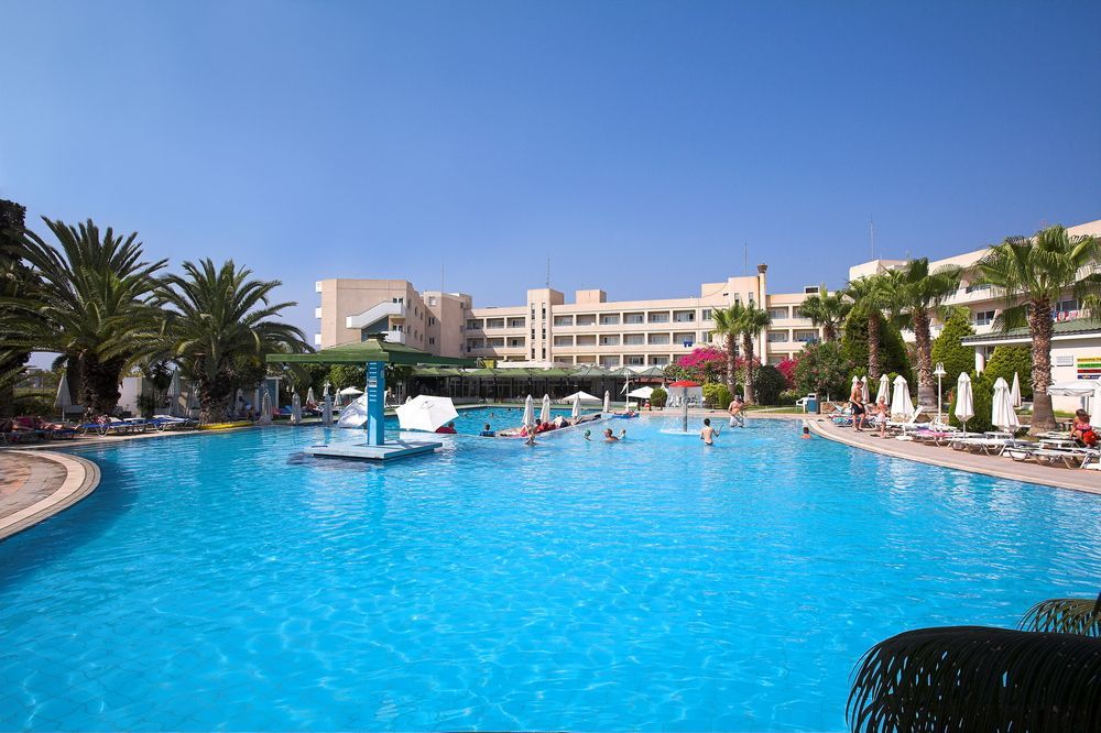 Aloe Hotel Paphos 外观 照片