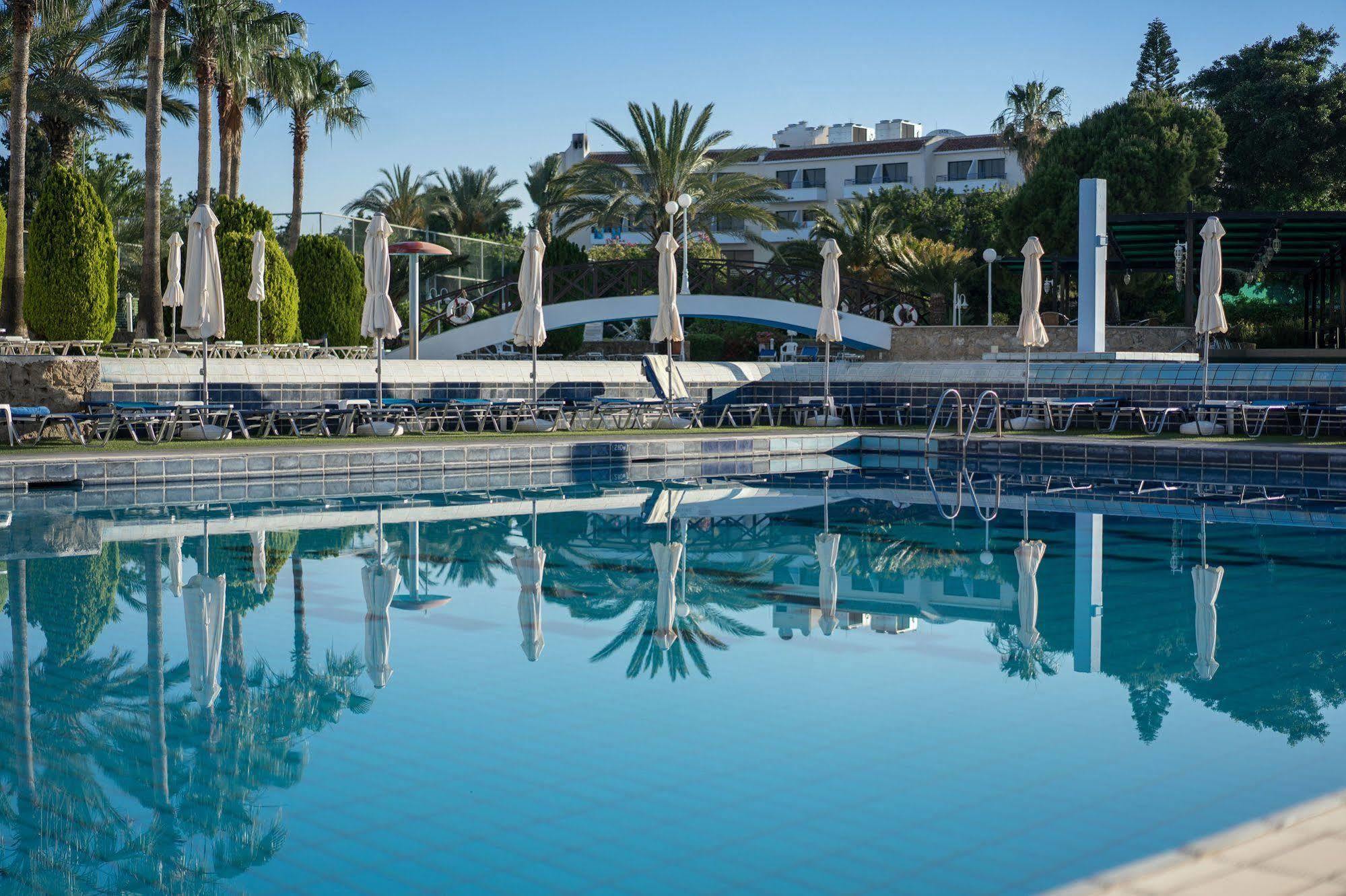 Aloe Hotel Paphos 外观 照片