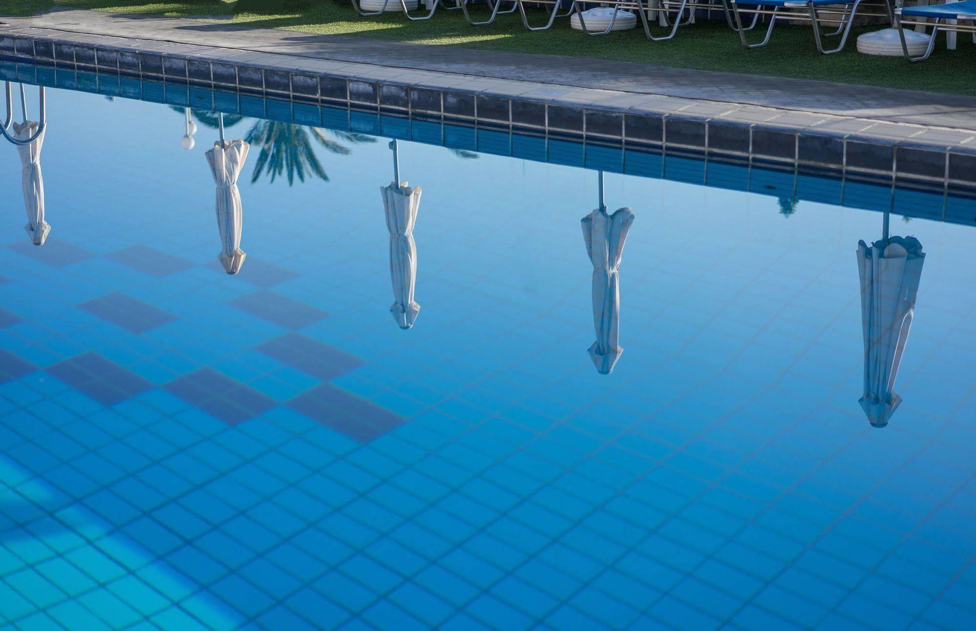 Aloe Hotel Paphos 外观 照片